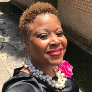 Meet your Posher, Teresa tee